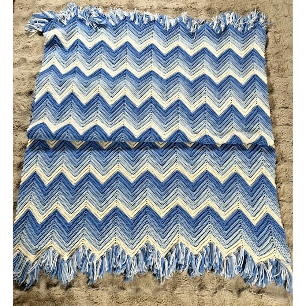 VTG Handmade Chevron‎ Crochet Afghan Throw Blue White Fringe 77x40 🇺🇸